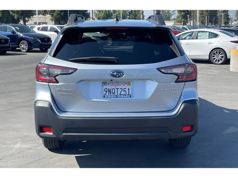 Used 2025 Subaru Outback Premium image 4