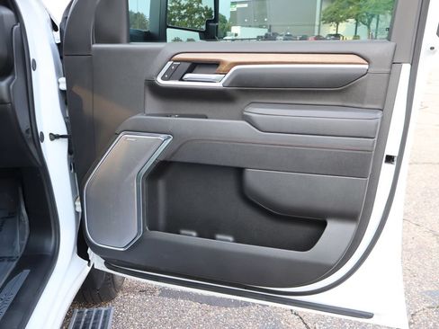 Used 2025 Chevrolet Silverado 3500 High Country w/ Technology Package AWD/4WD image 29
