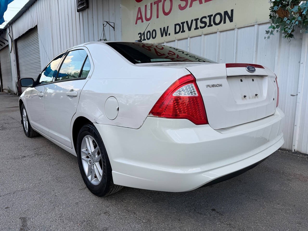 Used 2010 Ford Fusion S FWD image 10