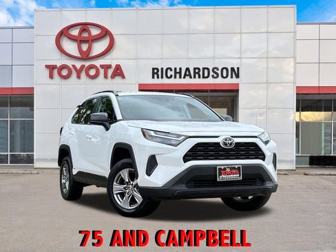 Used 2025 Toyota RAV4 LE AWD/4WD image 1