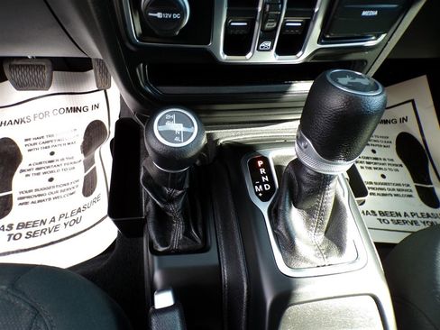 Used 2020 Jeep Wrangler Unlimited Sport image 9