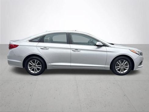Used 2016 Hyundai Sonata SE FWD image 5