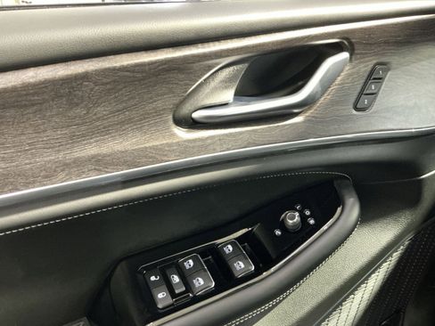 Used 2023 Jeep Grand Cherokee L Overland image 16