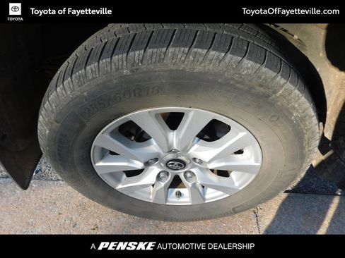 Used 2019 Toyota Land Cruiser image 8