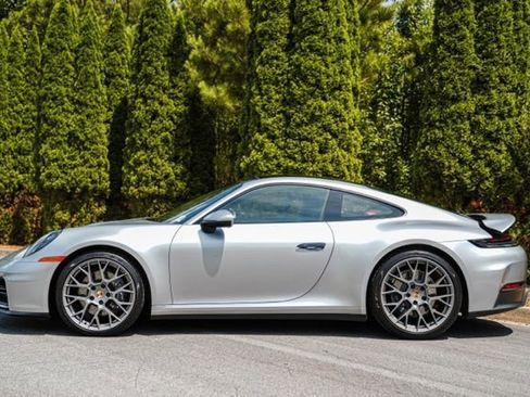 Used 2025 Porsche 911 Carrera RWD image 9