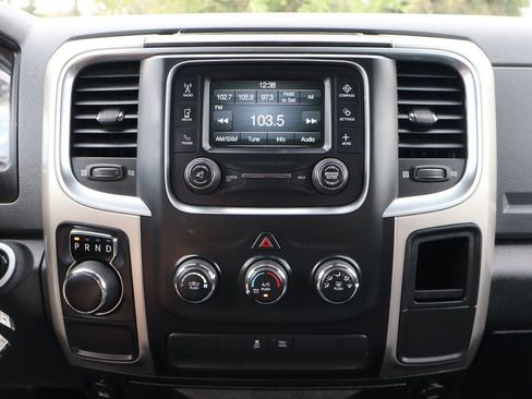 Used 2020 RAM 1500 Classic SLT RWD image 33