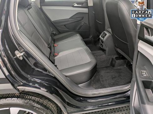 Used 2022 Volkswagen Taos SE FWD image 31