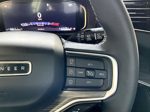 Used 2023 Jeep Wagoneer Series II image 9