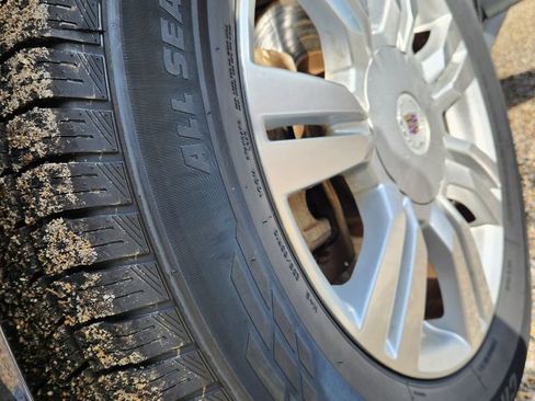 Used 2012 Cadillac SRX Luxury image 7