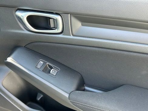 Used 2025 Honda Civic Sport image 11