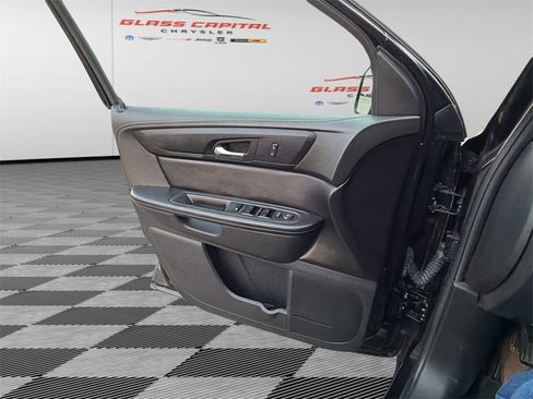 Used 2015 GMC Acadia SLE image 15