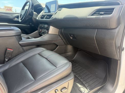 Used 2022 Chevrolet Tahoe RST w/ Luxury Package RWD image 12