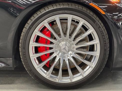 Used 2024 Mercedes-Benz S 63 AMG S w/ Carbon Fiber Exterior Package image 21