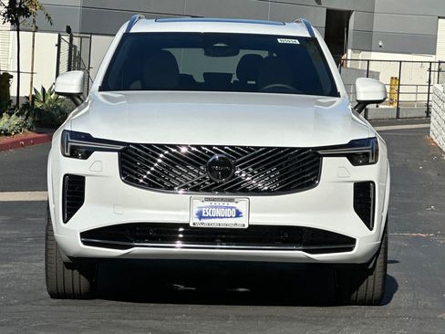 New 2026 Volvo XC90 B6 Plus w/ Protection Package Premier AWD/4WD image 6