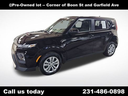 Used 2020 Kia Soul LX FWD image 1