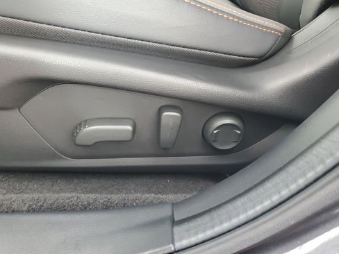 Used 2025 Subaru Crosstrek 2.5i Limited w/ Crosstrek Mirror Package image 32