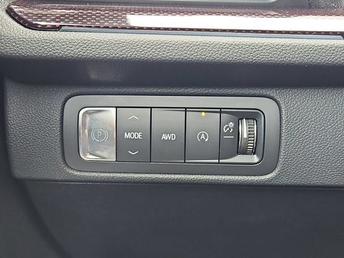 New 2026 Chevrolet Traverse Z71 w/ LPO, Floor Liner Package AWD/4WD image 11
