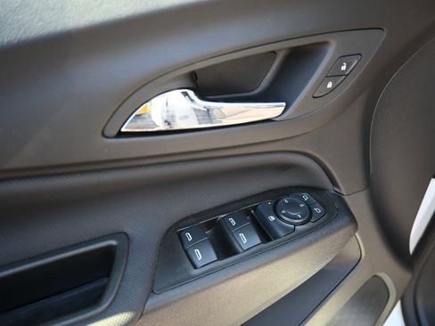 Used 2024 Chevrolet Equinox RS w/ RS Leather Package FWD image 15