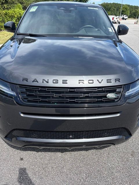 Used 2026 Land Rover Range Rover Evoque Dynamic SE AWD/4WD image 11