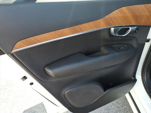 Used 2024 Volvo XC90 B6 Plus w/ Protection Package Premier image 11