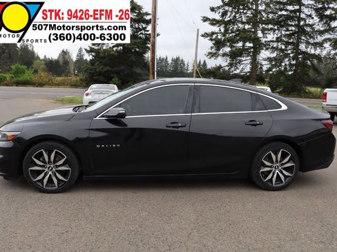Used 2017 Chevrolet Malibu LT w/ Leather Package FWD image 3