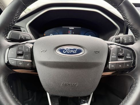 Used 2023 Ford Escape Platinum AWD/4WD image 12