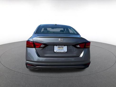 Used 2025 Nissan Altima 2.5 SV FWD image 10