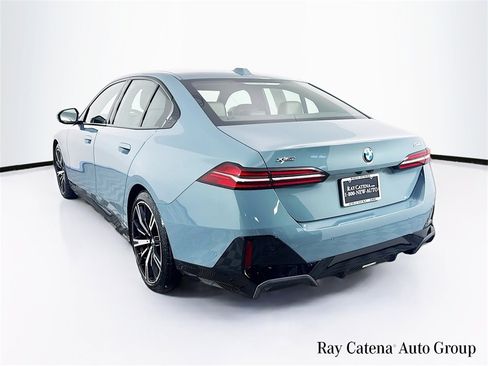 Used 2024 BMW 540i xDrive w/ Premium Package image 5