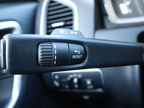 Used 2016 Volvo XC60 T5 Premier image 32