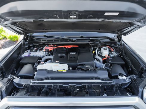 Used 2024 Toyota Tundra Limited image 42