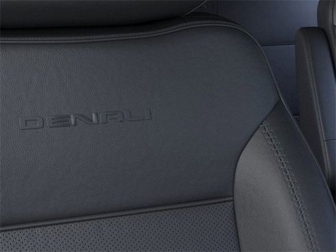 New 2026 GMC Yukon Denali w/ Sun & Power Step Package image 21