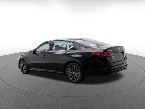 Used 2025 Nissan Altima 2.5 SV FWD image 7