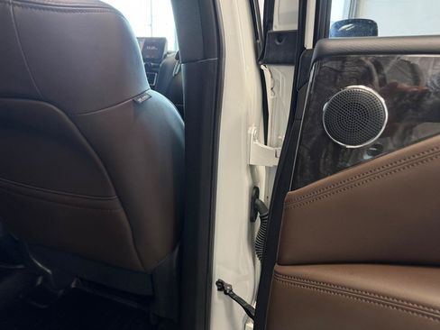 Used 2021 Nissan Armada Platinum w/ Captain's Chairs Package AWD/4WD image 28