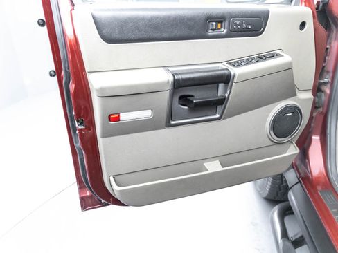 Used 2003 HUMMER H2 Lux Series w/ Preferred Equipment Group image 8
