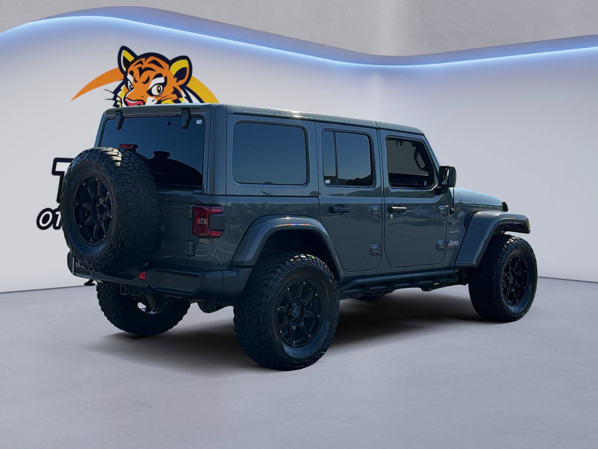 Used 2020 Jeep Wrangler Unlimited Sahara w/ LED Lighting Group AWD/4WD image 7