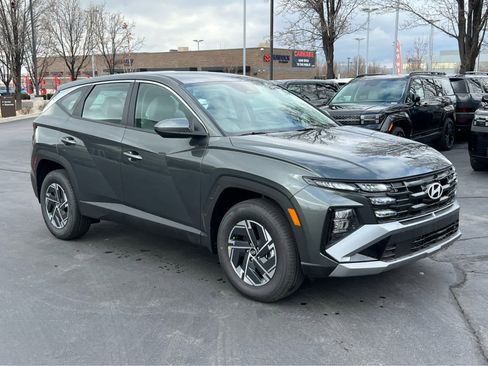 New 2026 Hyundai Tucson Blue SE image 5