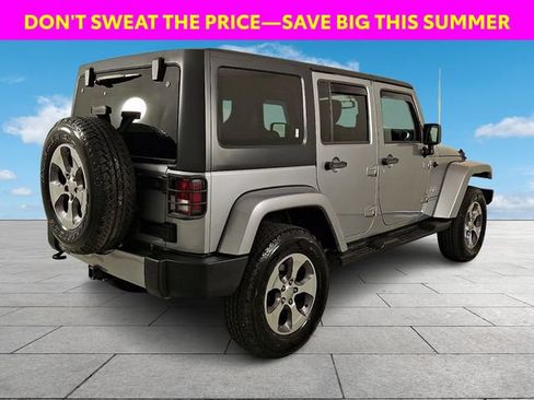 Used 2016 Jeep Wrangler Unlimited Sahara w/ Dual Top Group AWD/4WD image 8