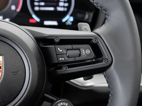 New 2025 Porsche Cayenne image 15