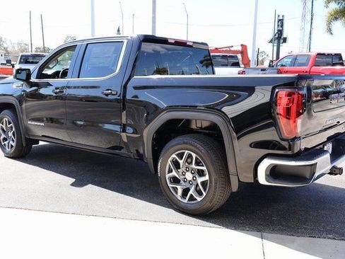 New 2026 GMC Sierra 1500 SLE image 5