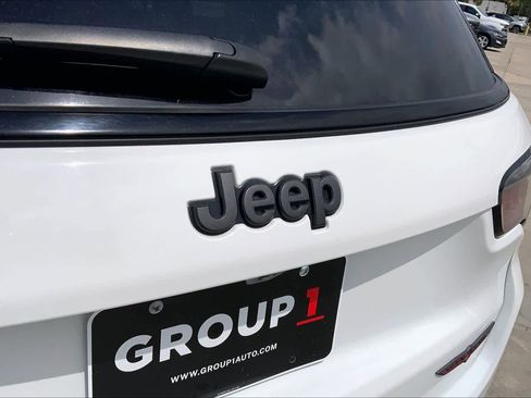 Used 2024 Jeep Compass Trailhawk AWD/4WD image 30