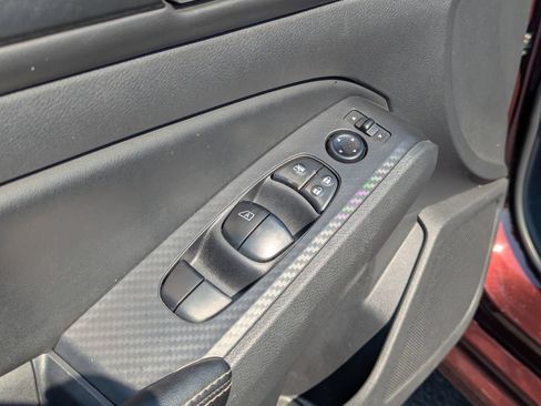 Used 2025 Nissan Altima 2.5 SV FWD image 17