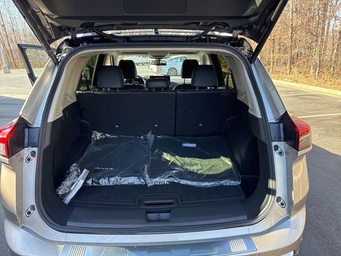 New 2026 Nissan Rogue Platinum w/ Platinum Premium Package AWD/4WD image 18