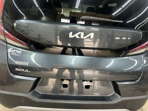 Used 2023 Kia Soul LX w/ LX Technology Package image 15