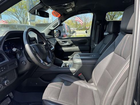 Used 2024 Chevrolet Suburban RST w/ Luxury Package AWD/4WD image 13