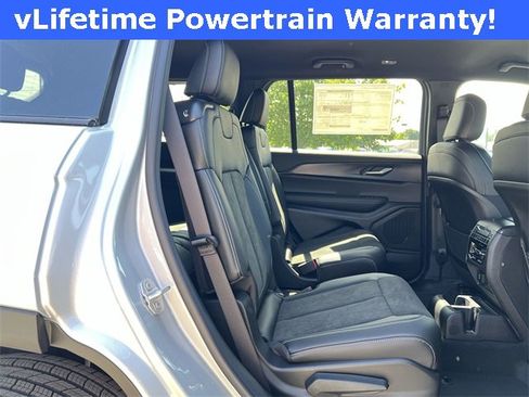 New 2025 Jeep Grand Cherokee L Altitude image 18