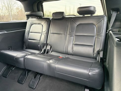 Used 2024 Lincoln Navigator Reserve image 15
