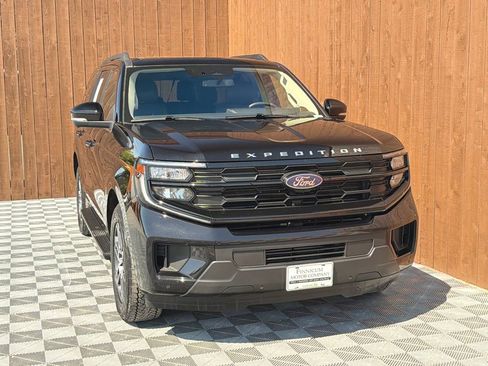 Used 2025 Ford Expedition Active image 13
