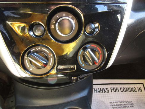 Used 2015 Nissan Versa Note SV w/ SL Tech Package image 22