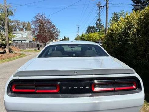 Used 2021 Dodge Challenger SXT RWD image 5