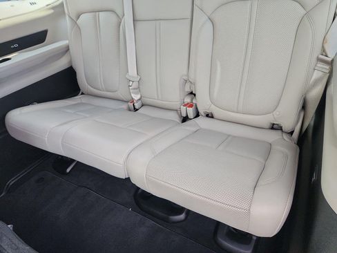 Used 2022 Jeep Wagoneer Series II w/ Convenience Group I RWD image 2